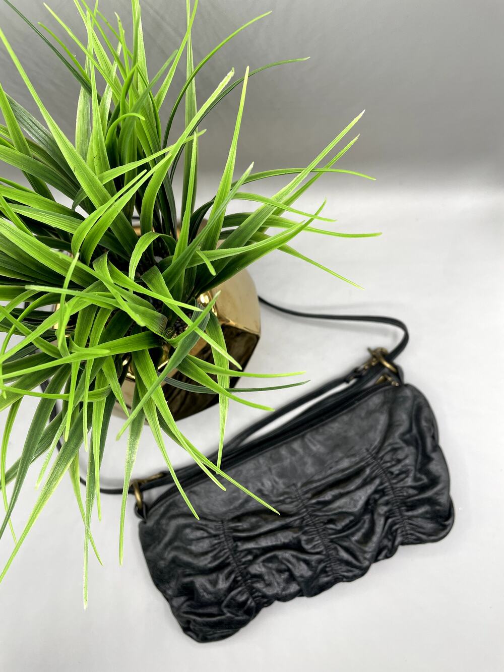 Hobo Vintage Black Patton Leather Zipper Closure Womans Purse